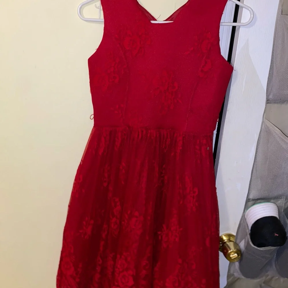 Red - Picture 3 of 3